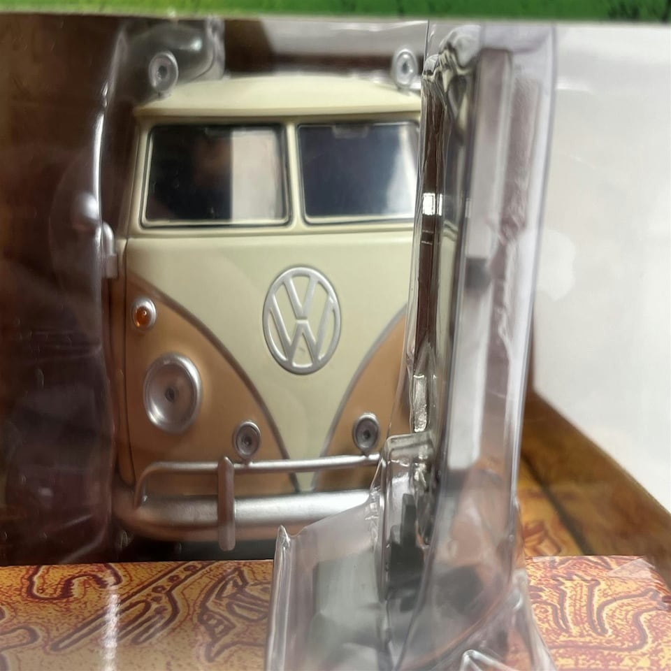 image 1 of Transformers Rise Of The Beasts Volkswagen Bus Wheeljack 1:24 Jada 253115013 34264
