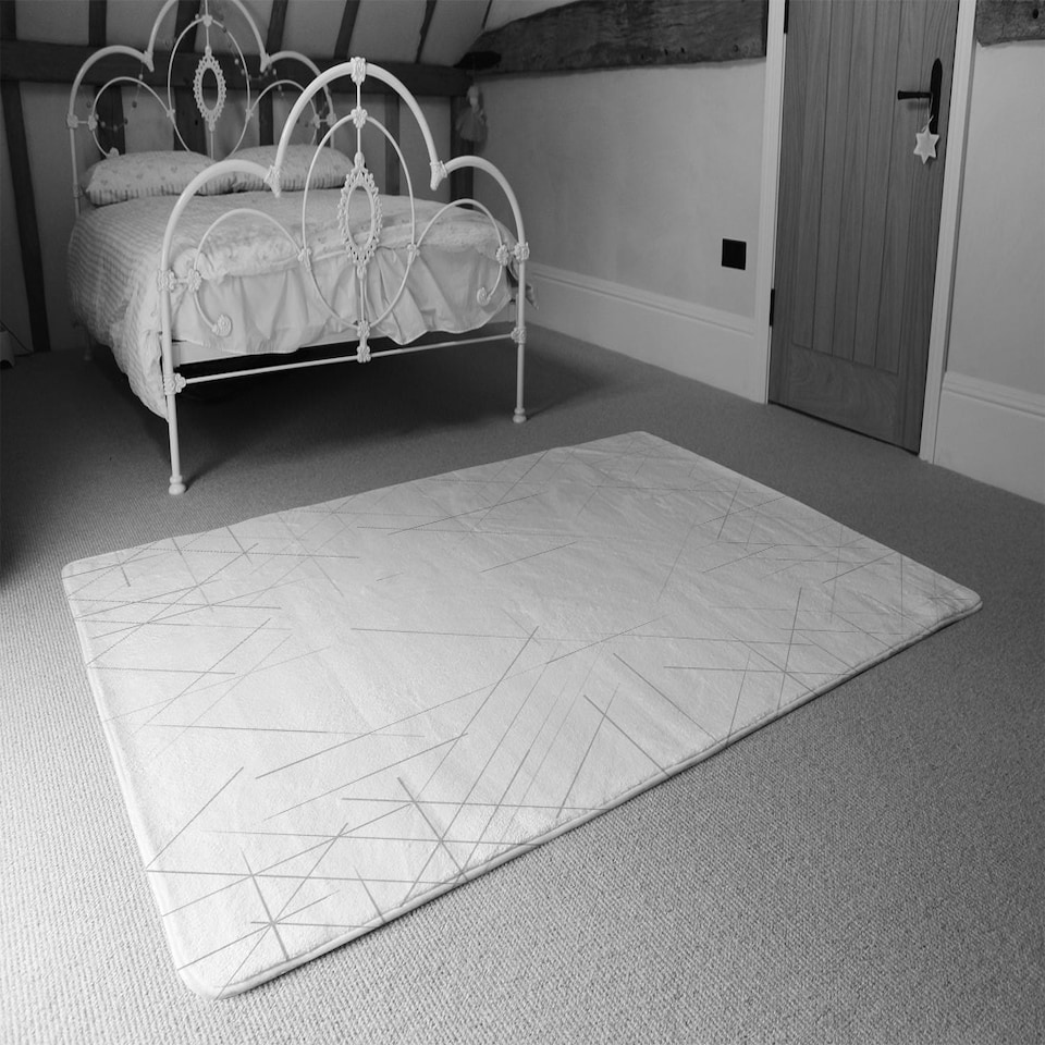image 1 of Simple Geometric (Rug) White | Large: 140x200cm