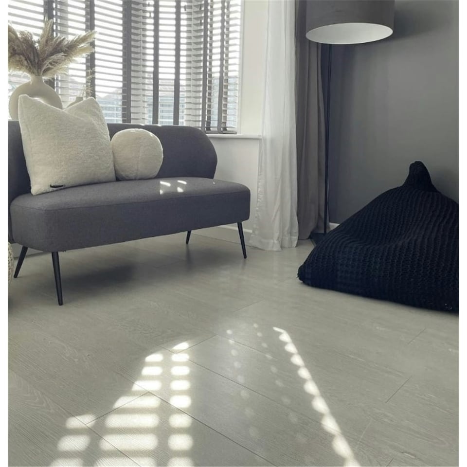 image 1 of PACK OF 5 (Total 5 Units) - White Oak 12mm Thick Laminate Flooring (7.4m2 Coverage)