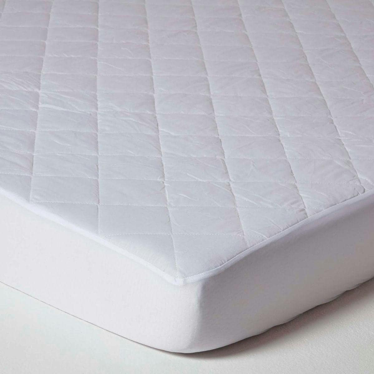 Homescapes Quilted Mattress Protector - Double | White | Double