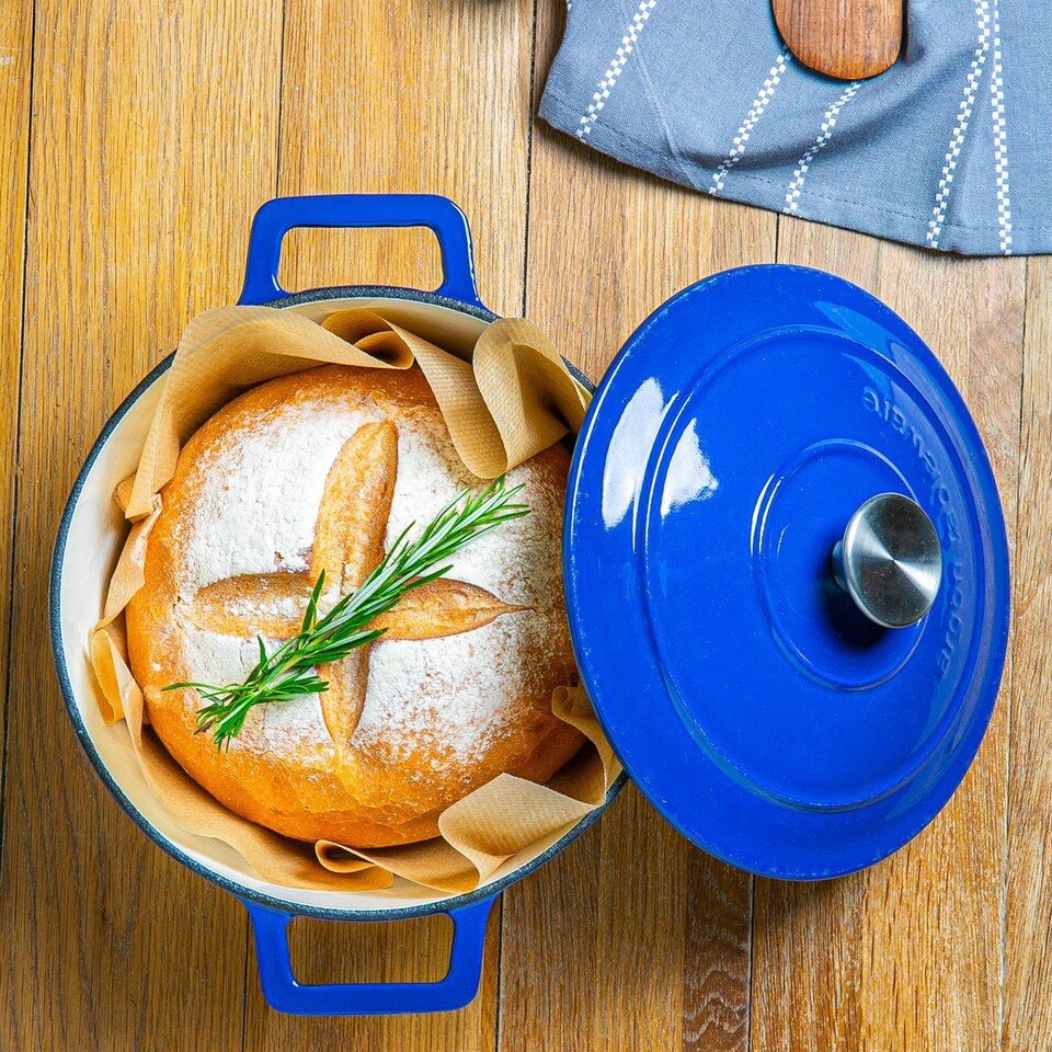 image 1 of Argon Tableware Cast Iron Casserole Dishes - Enameled Dutch Oven - Self-Basting Lid - Hob to Oven - 4.5 Litre - Midnight Blue - Pack of 2 | Blue | Midnight Blue