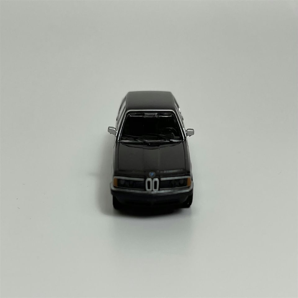 image 1 of BMW 7 Series 1977 Brown Metallic 1:87 Scale Minichamps 870020404