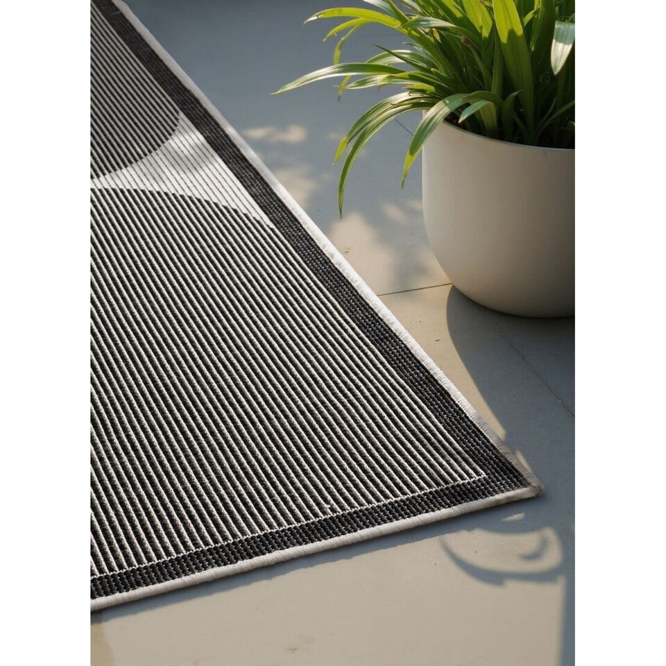 image 1 of The Rugs Reversible Weatherproof Indoor Outdoor Rug Polypropylene Durable