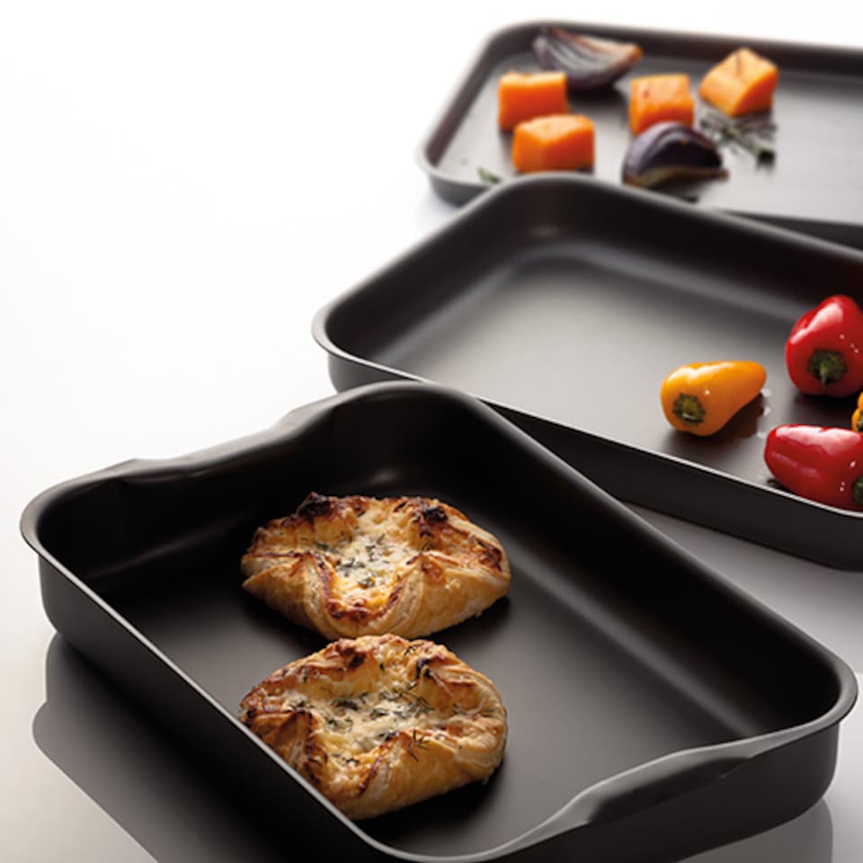 image 1 of Stellar Hard Anodised Expert 41 x 29cm Handled Roasting Tray
