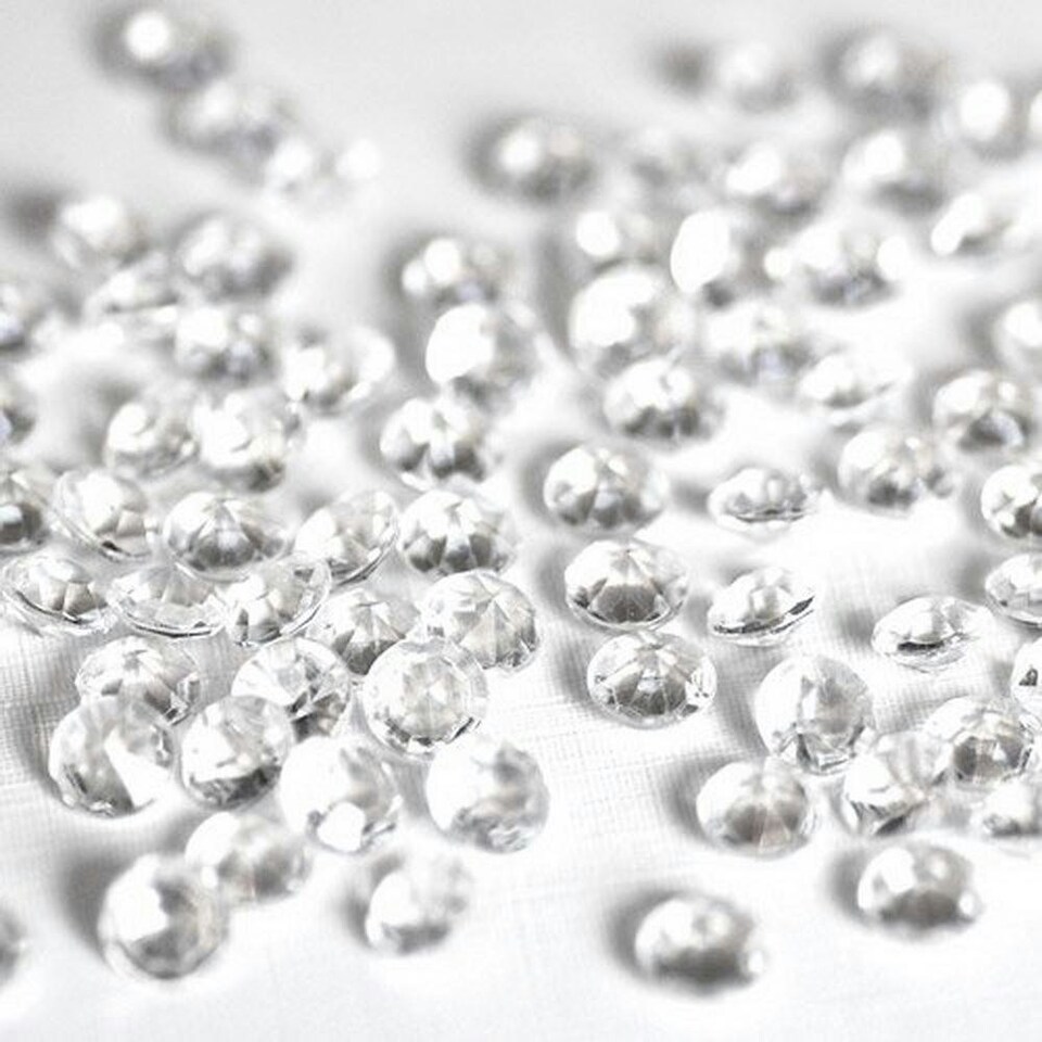 image 1 of 5000 Diamond Confetti Clear