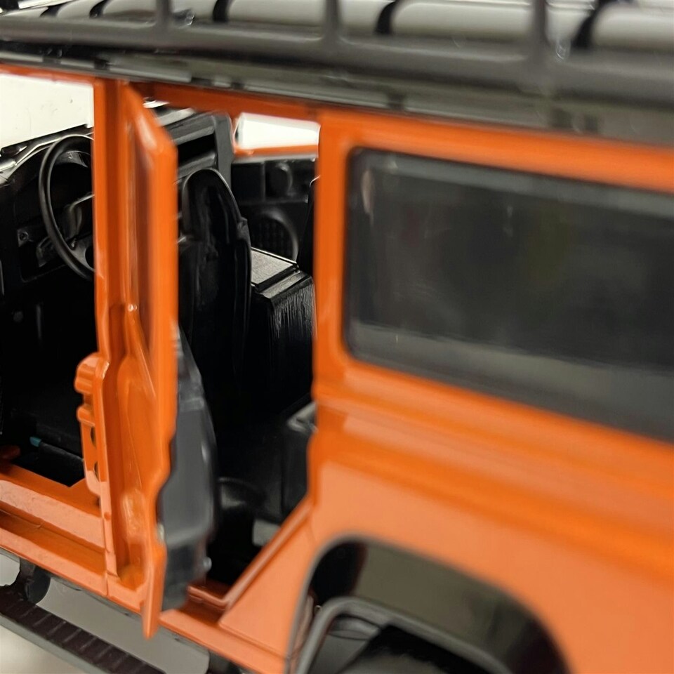 image 1 of Land Rover Defender 110 Orange LHD 1:32 Light & Sound Tayumo 32105010