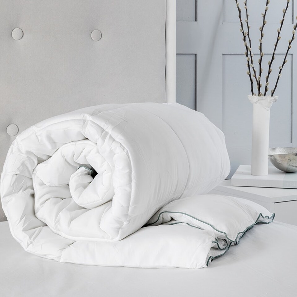 image 1 of 10.5 Tog Luxury Microfibre Duvet Feels Like Down Filling Premium Soft Touch Double White
