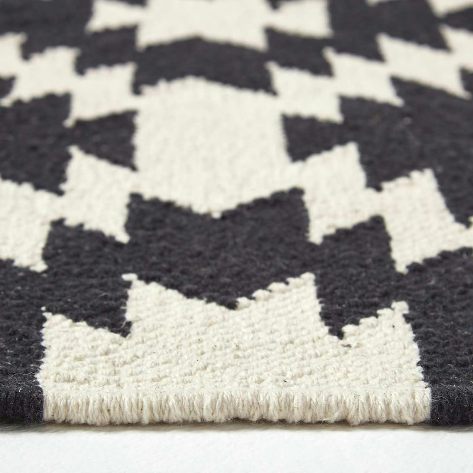 image 1 of Homescapes Zurich Handwoven Black and White Cotton Geometric Kilim Rug - 90 x 150 cm Black | 90 x 150 cm