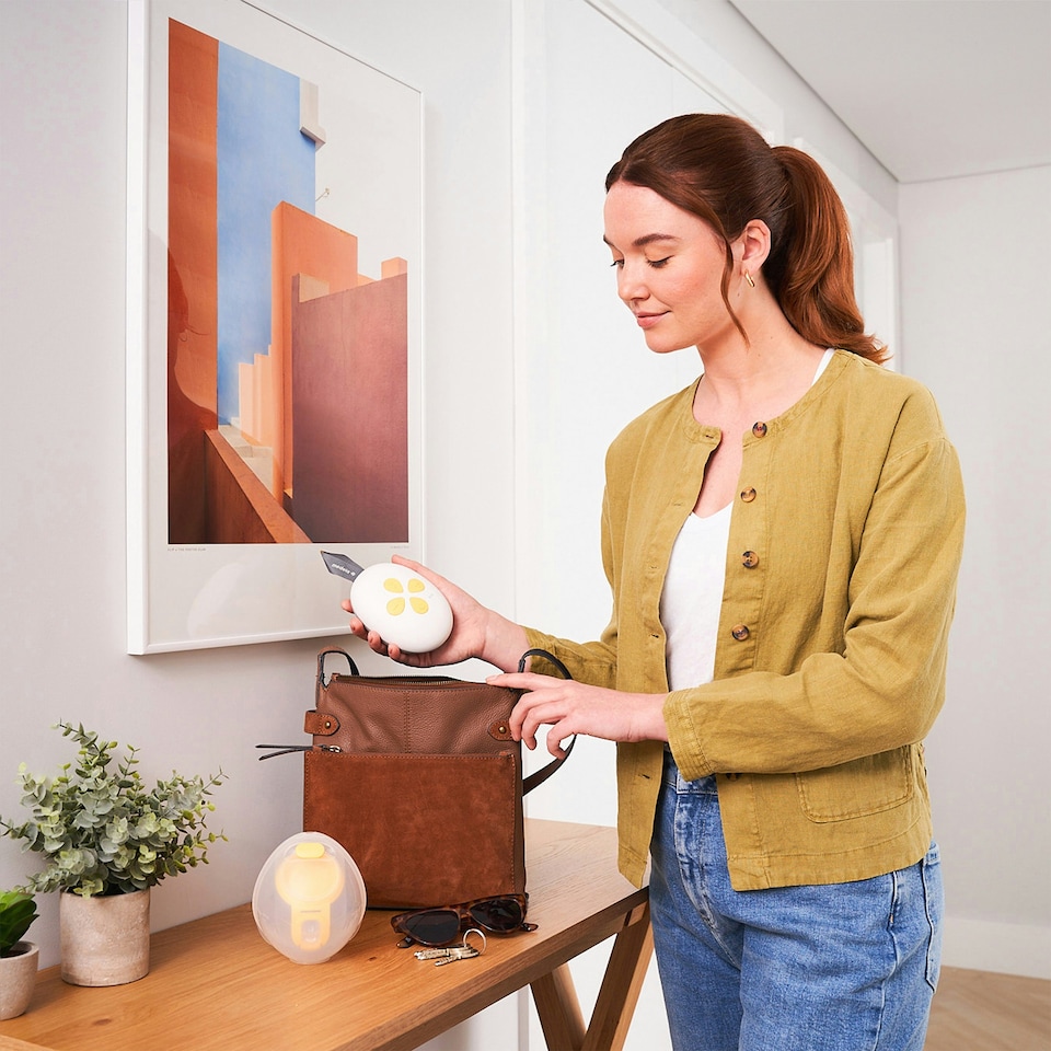 image 1 of Medela Solo Hands-Free Breast Pump