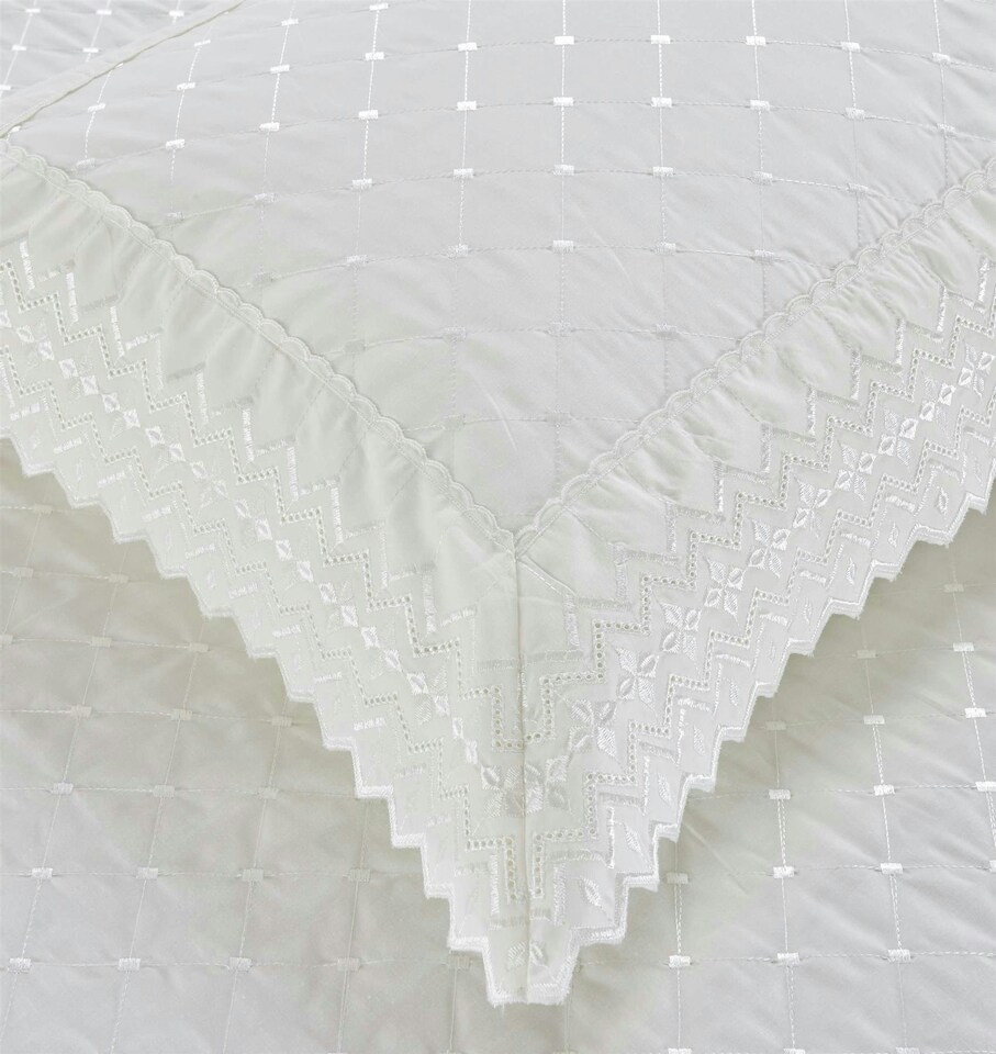 image 1 of Richmond White Bedspread 254x254cm