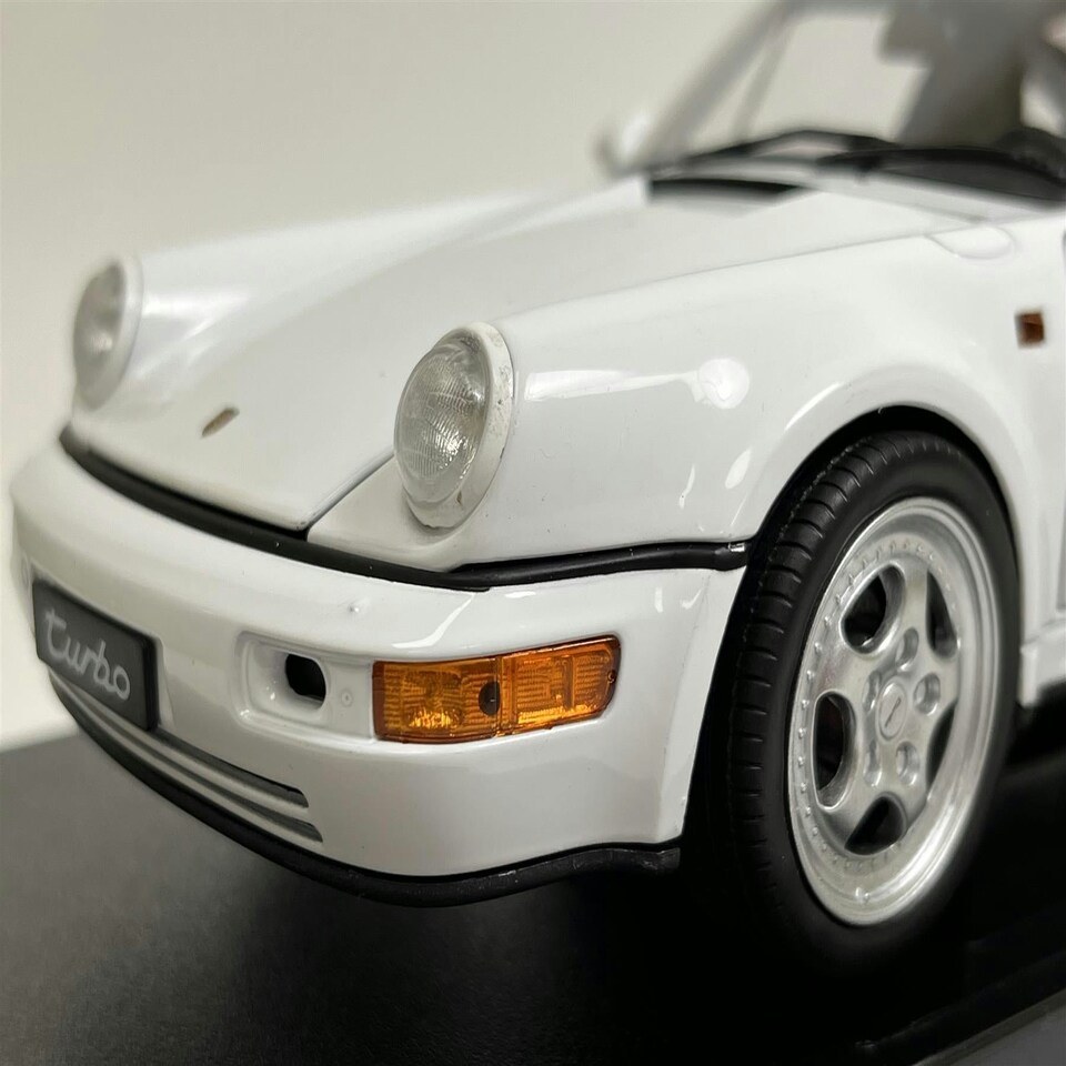 image 1 of 2009 Porsche 964 Turbo White 1:18 Scale Welly 18026w