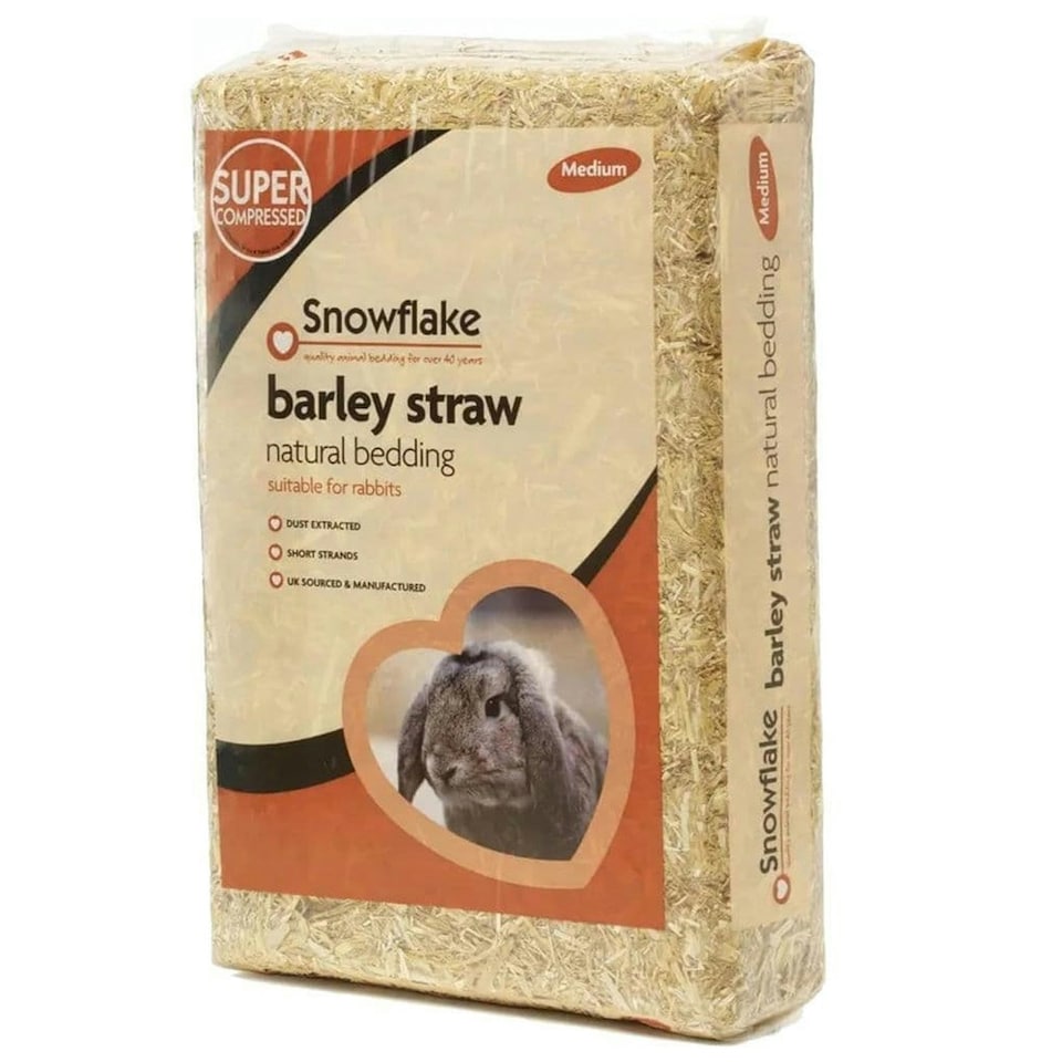 image 1 of 3 Bags Of 1.6kg Extra Soft Barley Snowflake Natural Pet & Animal Bedding Chopped For Comfort