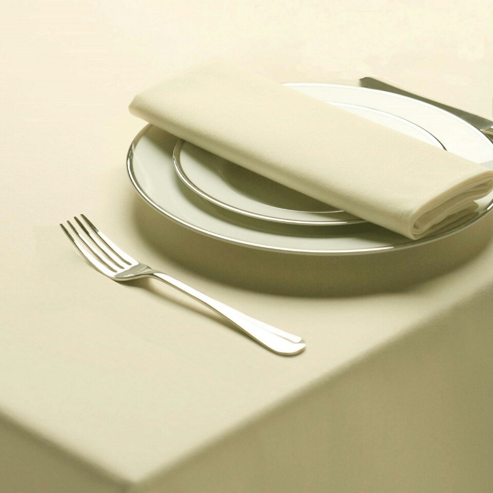 Belledorm Amalfi Rectangular Table Cloth - Ivory - 132 x 230cm