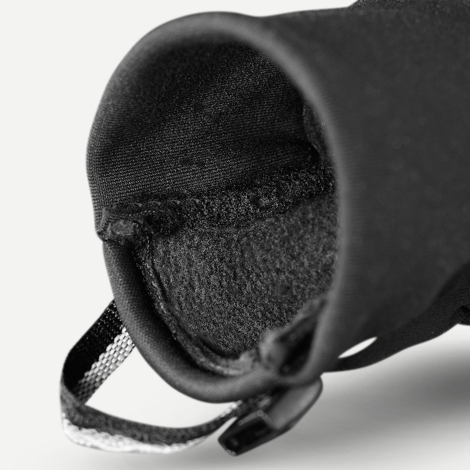 image 1 of Decathlon Adults’ Warm & Windproof Trekking Mittens, MT900 - Black