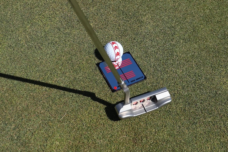 image 1 of Mini Putting Mirror (8cm)
