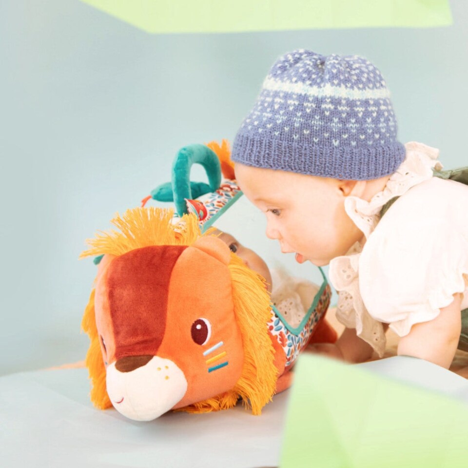 image 1 of Lilliputiens Jack the Lion Activities Triangle