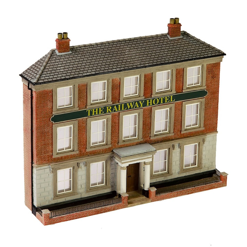 Bachmann Scenecraft Low Relief Railway Hotel (Pre-Built)