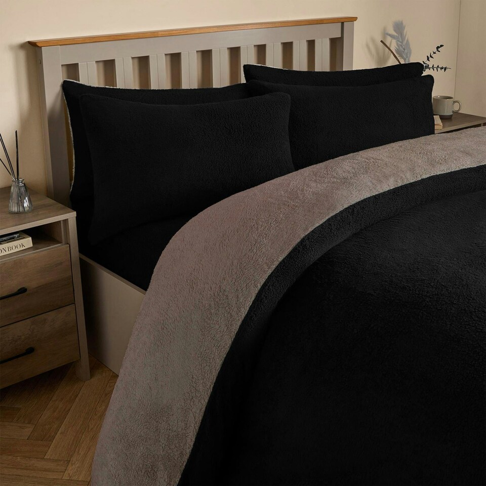 image 1 of OHS Luxury Teddy Fleece Reversible Duvet Cover and Pillowcase Bedding Set Multi | Black/Natural | King
