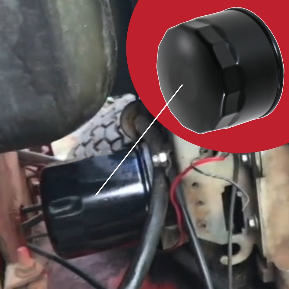 image 1 of SPARES2GO Oil Filter for Kawasaki FB460V FC4200V FD501D FD590V FR651V FR691V FR730V FX481V Tractor Mower Engine