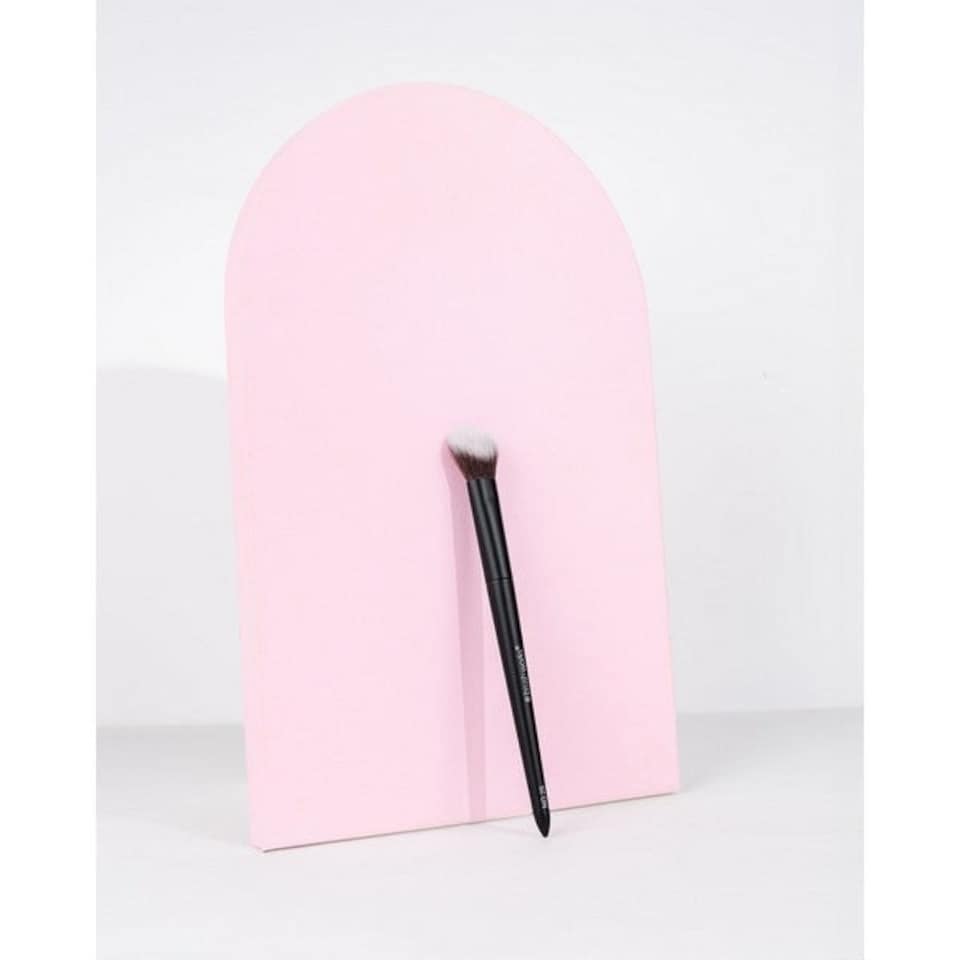image 1 of Brushworks No. 25 Brightening Concealer Brush