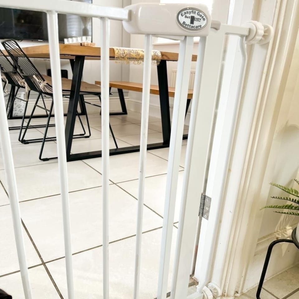 image 1 of Bettacare Easy Fit Gate, 75cm - 83cm, White, Pressure Fit Stair Gate, Baby Gate for Doors Hallways and Spaces