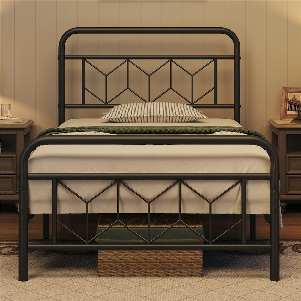 image 1 of Yaheetech 3ft Single Vintage Metal Bed Frame with Diamond Pattern Headboard Black
