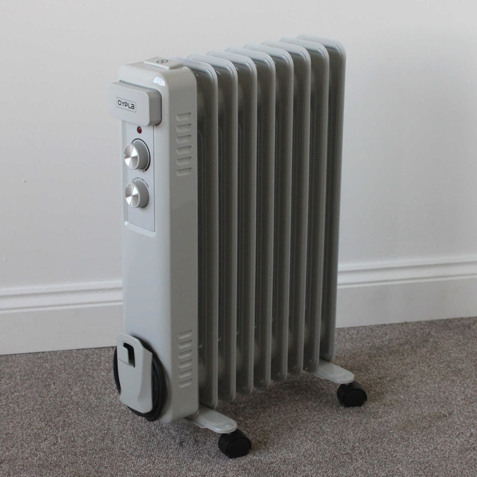 image 1 of 2000W 9 Fin Portable Oil Filled Radiator Electric Heater