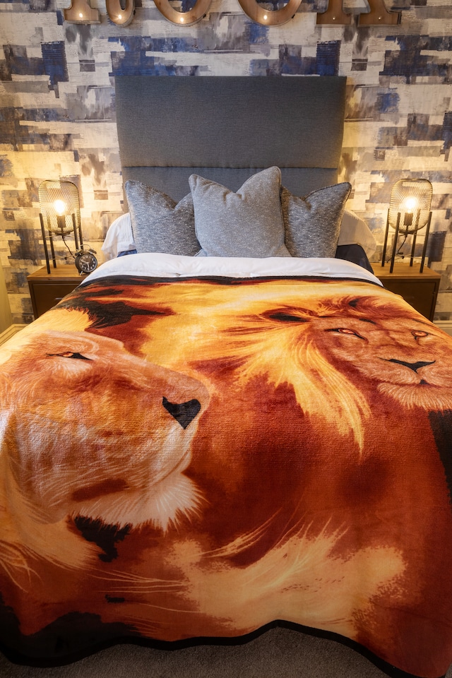 image 1 of Lion Print Fleece Blanket Animal Throw, Soft Warm Cosy Blanket Throw 200x240cm | Multi