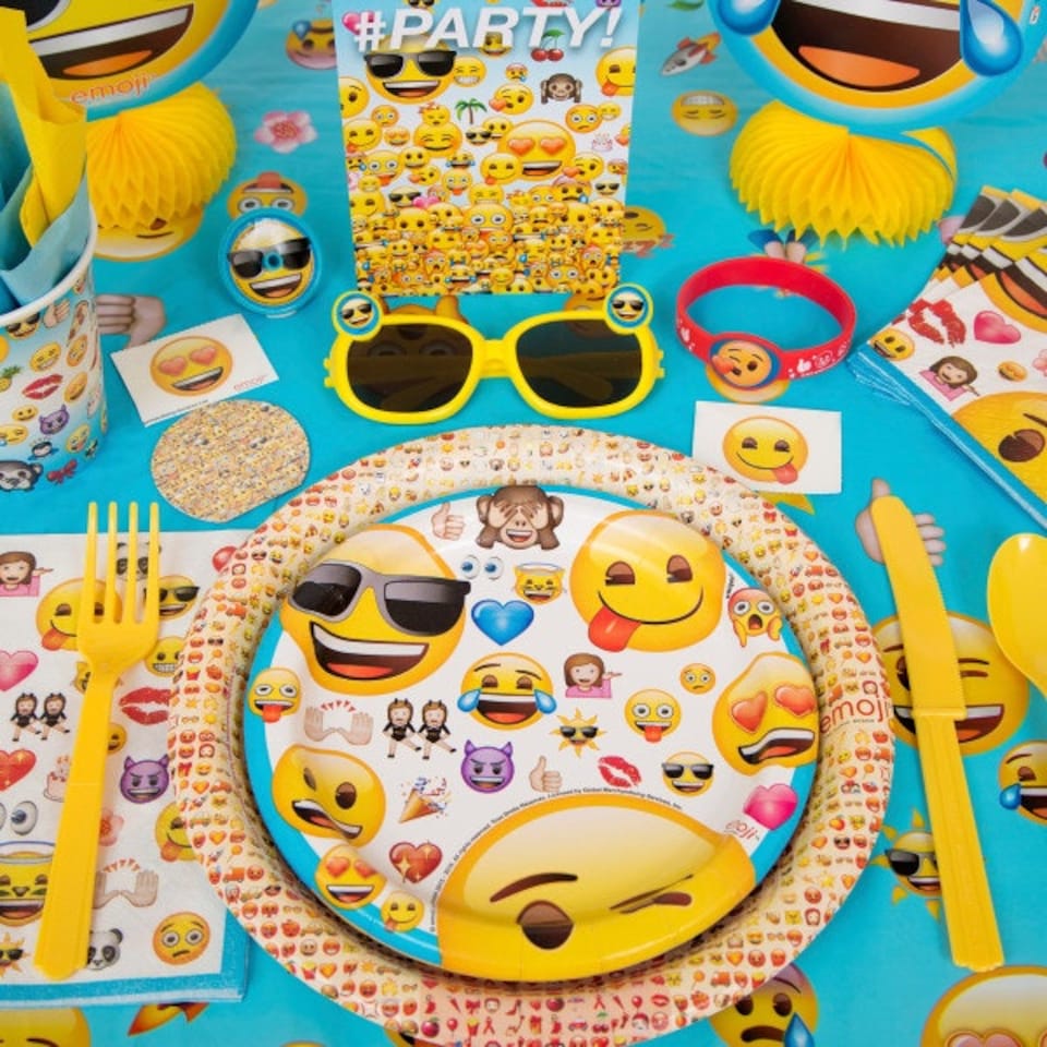 image 1 of Heart Eyes Emoji Round Foil Balloon 18"