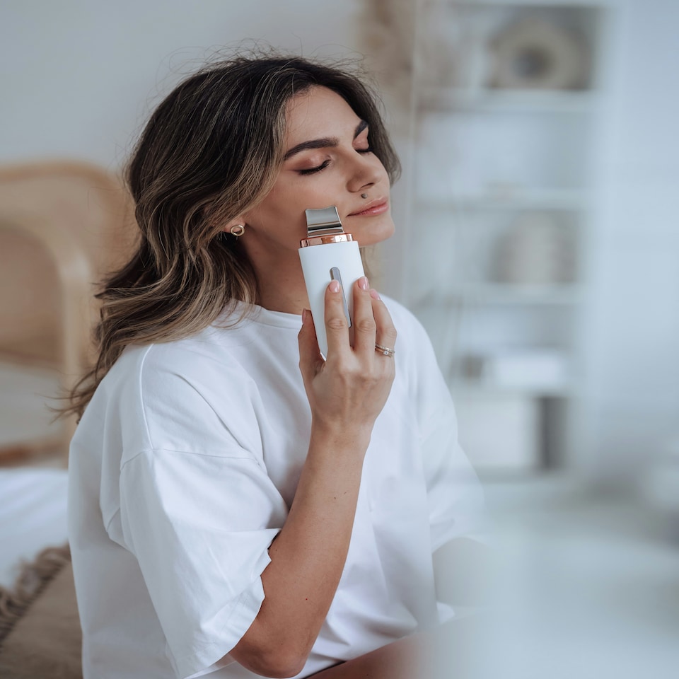 image 1 of Beautifly B-Scrub ProSlim Multifunc Cavitation Peeling White