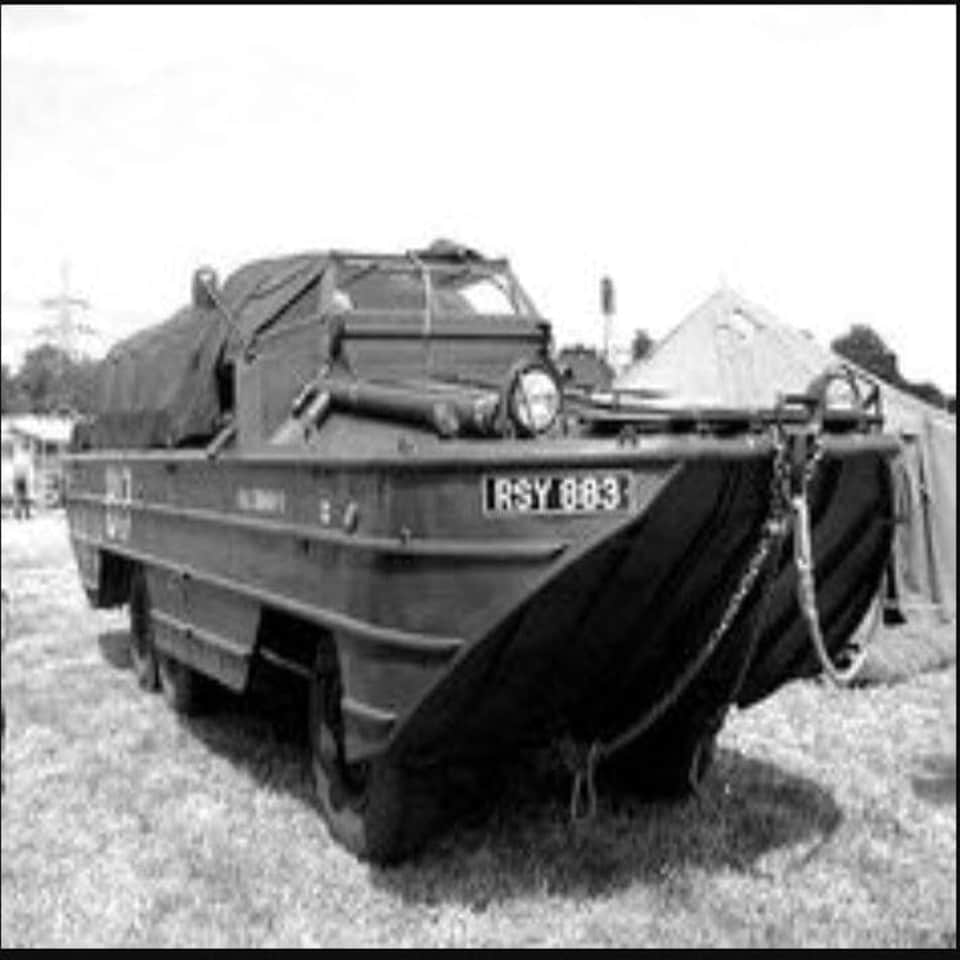 image 1 of DUKW Amphibia- COBI 3110 - 508 brick amphibious car