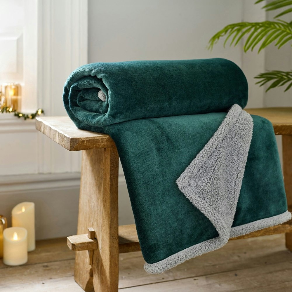 Hazelwood Flannel & Sherpa Throw – 130x170cm Reversible Soft Fleece Blanket | Green | Forest | 1