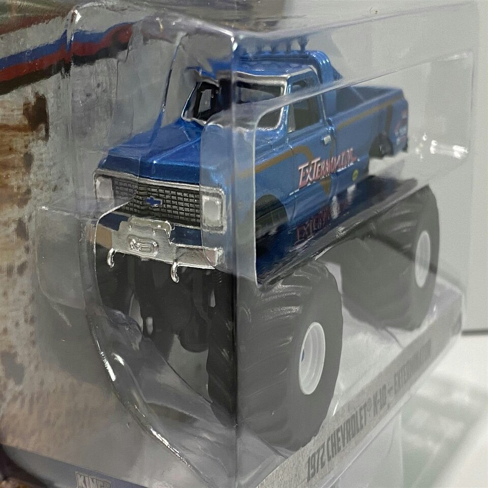image 1 of 1972 Chevrolet K-10 Exterminator King of Crunch 1:64 Scale Greenlight 49020D