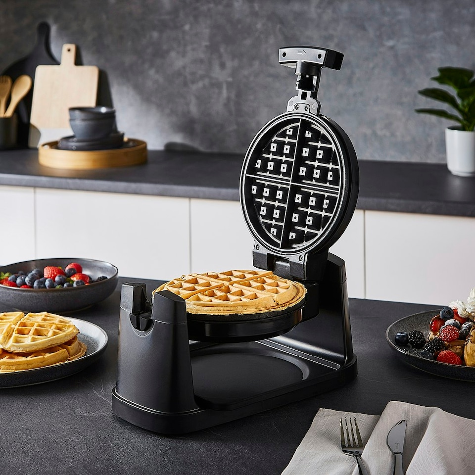 image 1 of Geepas 1000W Rotating Belgian Waffle Maker