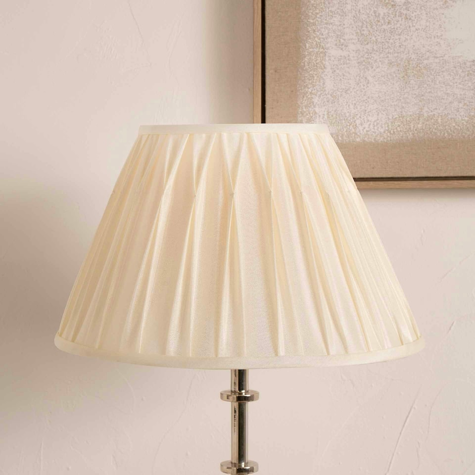 image 1 of 15cm Ivory Poly Silk Pleated Lampshade For Table Lamps