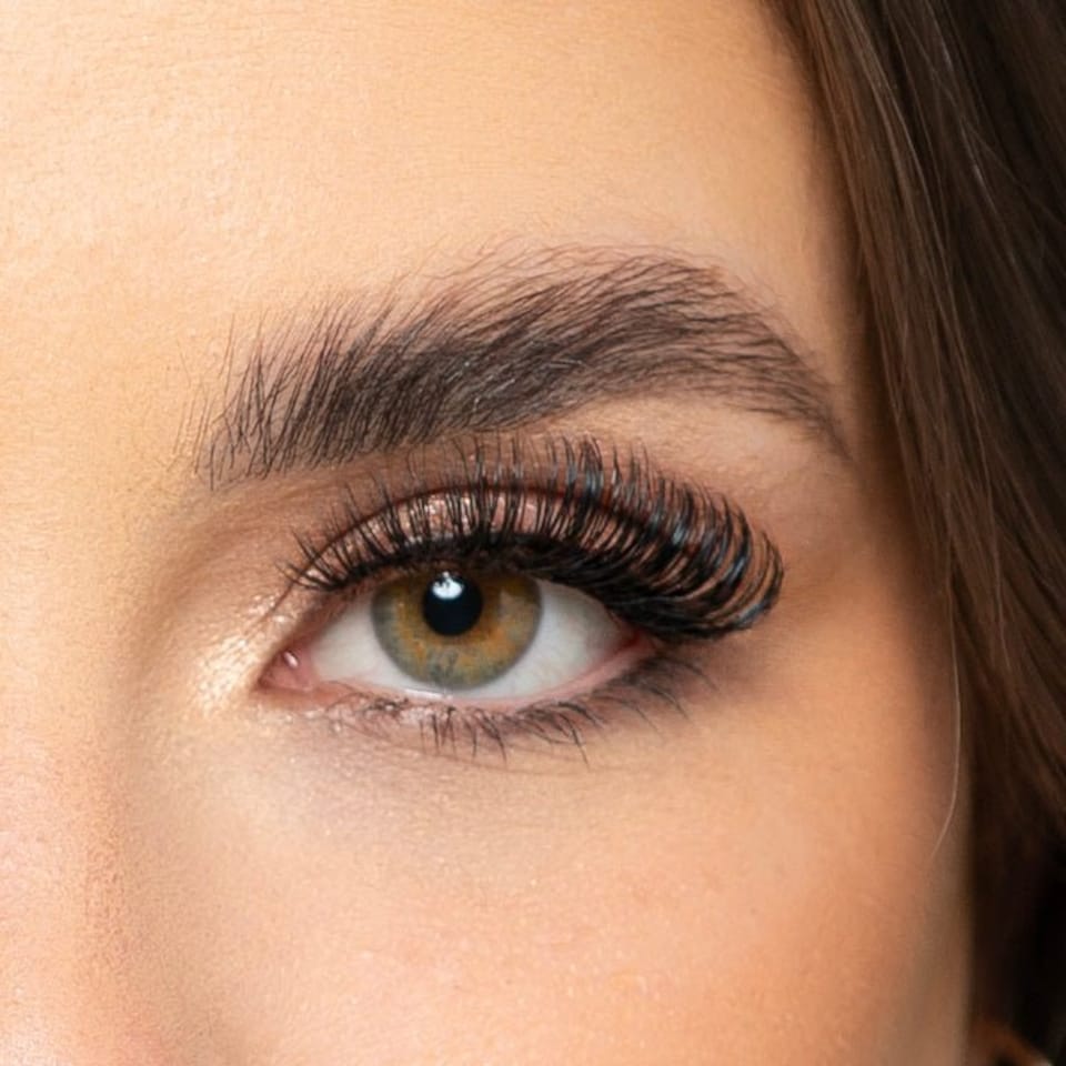 image 1 of Lola's Lashes L.W.I She's Fire Russian Lashes