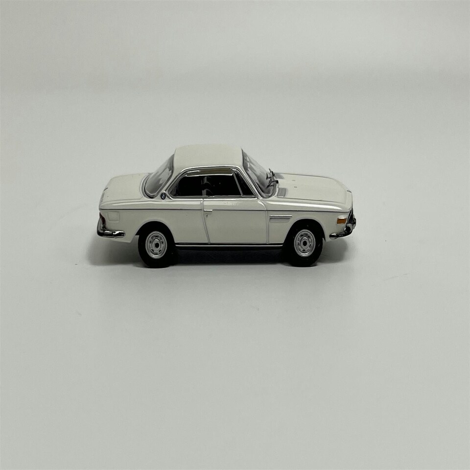 image 1 of BMW 2800 CS 1968 White 1:87 Minichamps 870020024