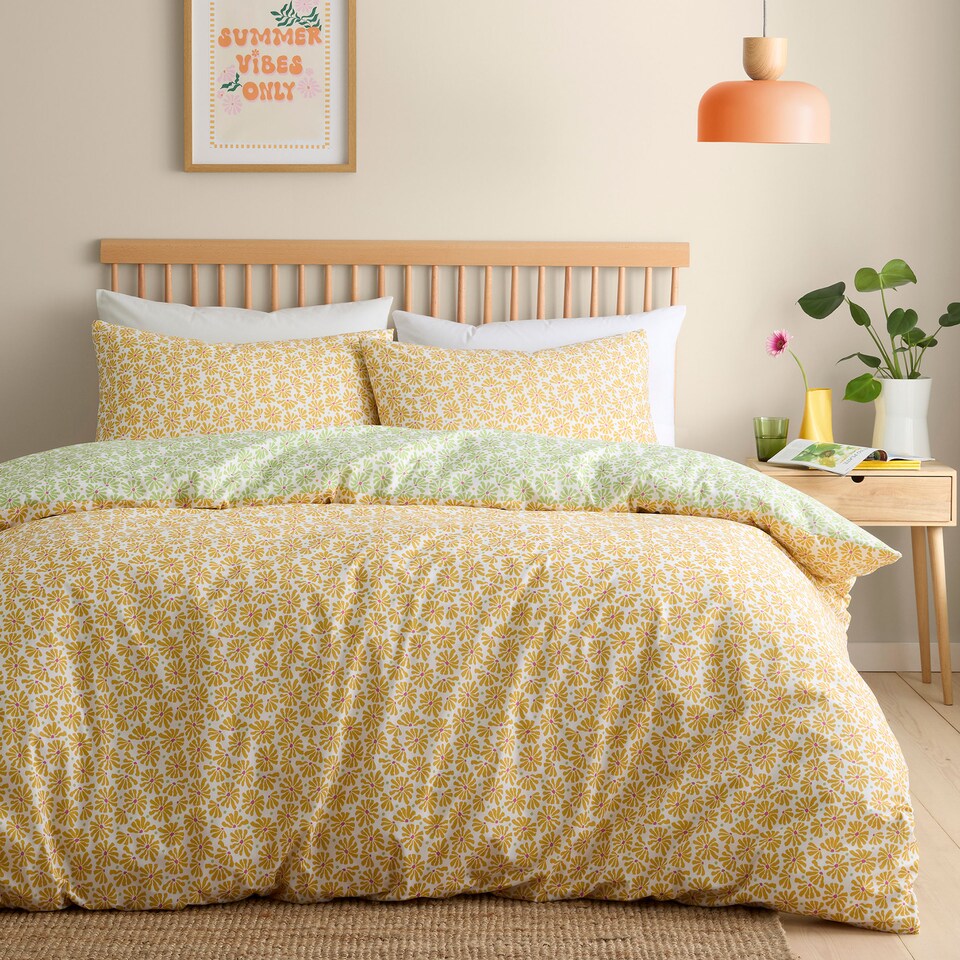 image 1 of Fusion Retro Daisy Floral Duvet Cover Set Yellow