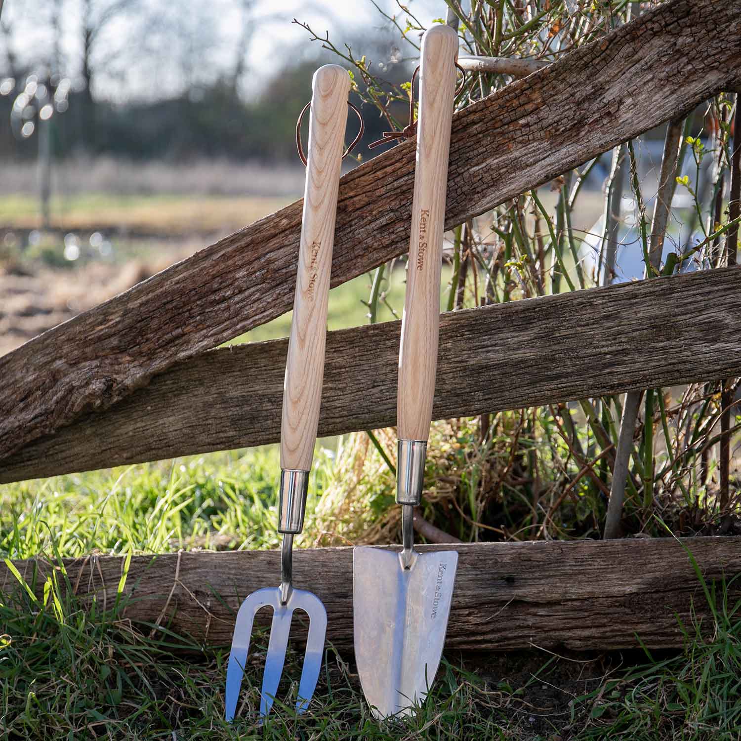 Kent & Stowe Border Midi Hand Trowel and Fork Set, Ash Handles, Stainless Steel | Brown | 1 x Trowel, 1 x Fork | 1
