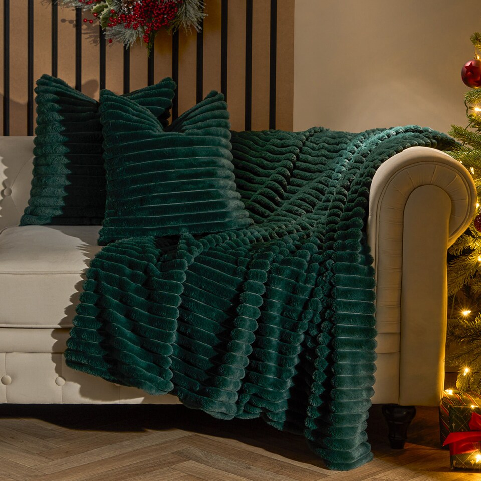 image 1 of OHS Faux Fur Ribbed Fleece Throw Blanket Winter Warm Supersoft