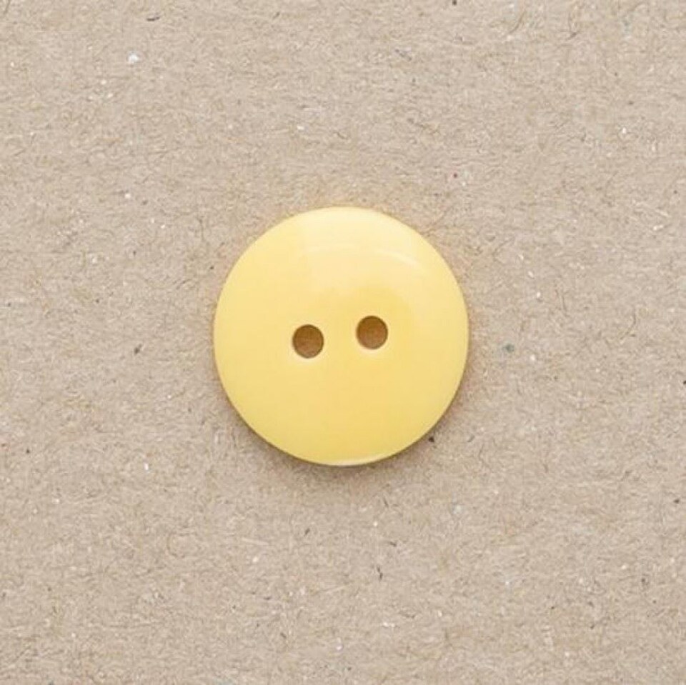 Minerva Yellow Round Plastic Buttons for Dressmaking - 23mm - per value pack of 100
