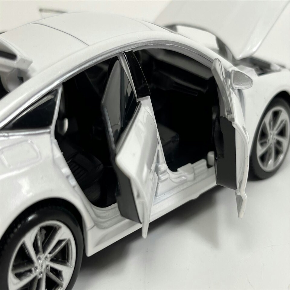 image 1 of Audi A7 White LHD Light and Sound 1:32 Scale Tayumo 32140017