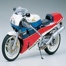 Tamiya Honda VFR750R (1:12 Scale)