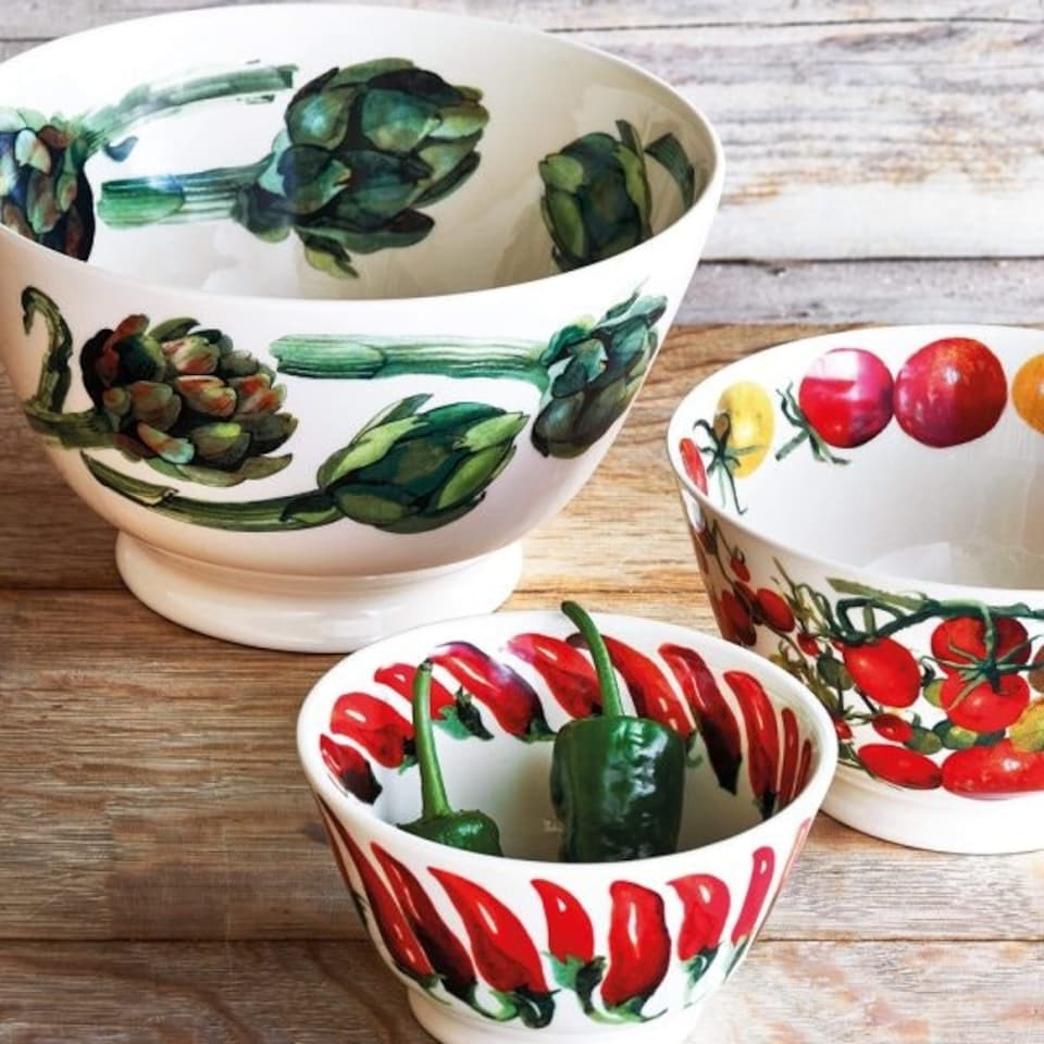 image 1 of Bowl: Emma Bridgewater Vegetable Garden Tomatoes Medium Old Bowl White