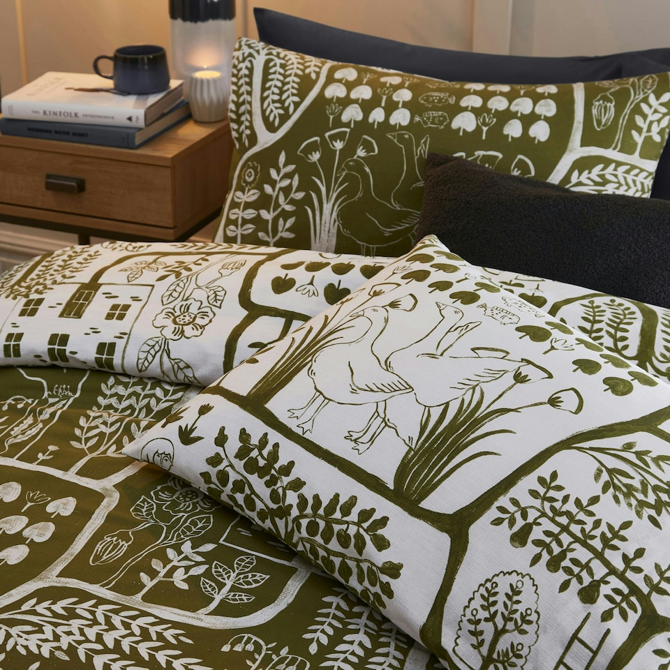 image 1 of furn. Frida Floral Reversible Super King Duvet Cover Set