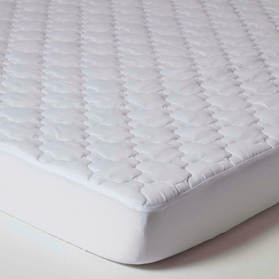 image 1 of Homescapes Luxury Triple Fill Mattress Protector - Euro 90 x 200 cm White | Single
