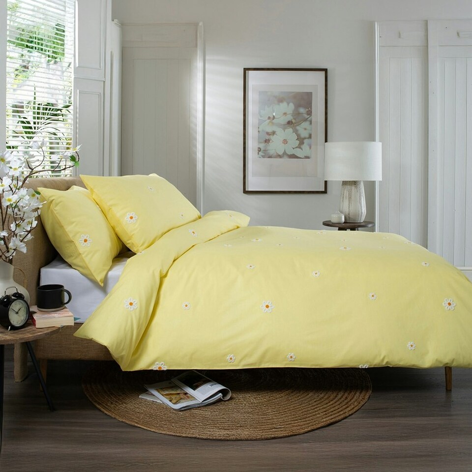image 1 of Daisies 100% Cotton Tufted Duvet Cover Set – Fresh Summer Floral Design Yellow | Yellow | Super King