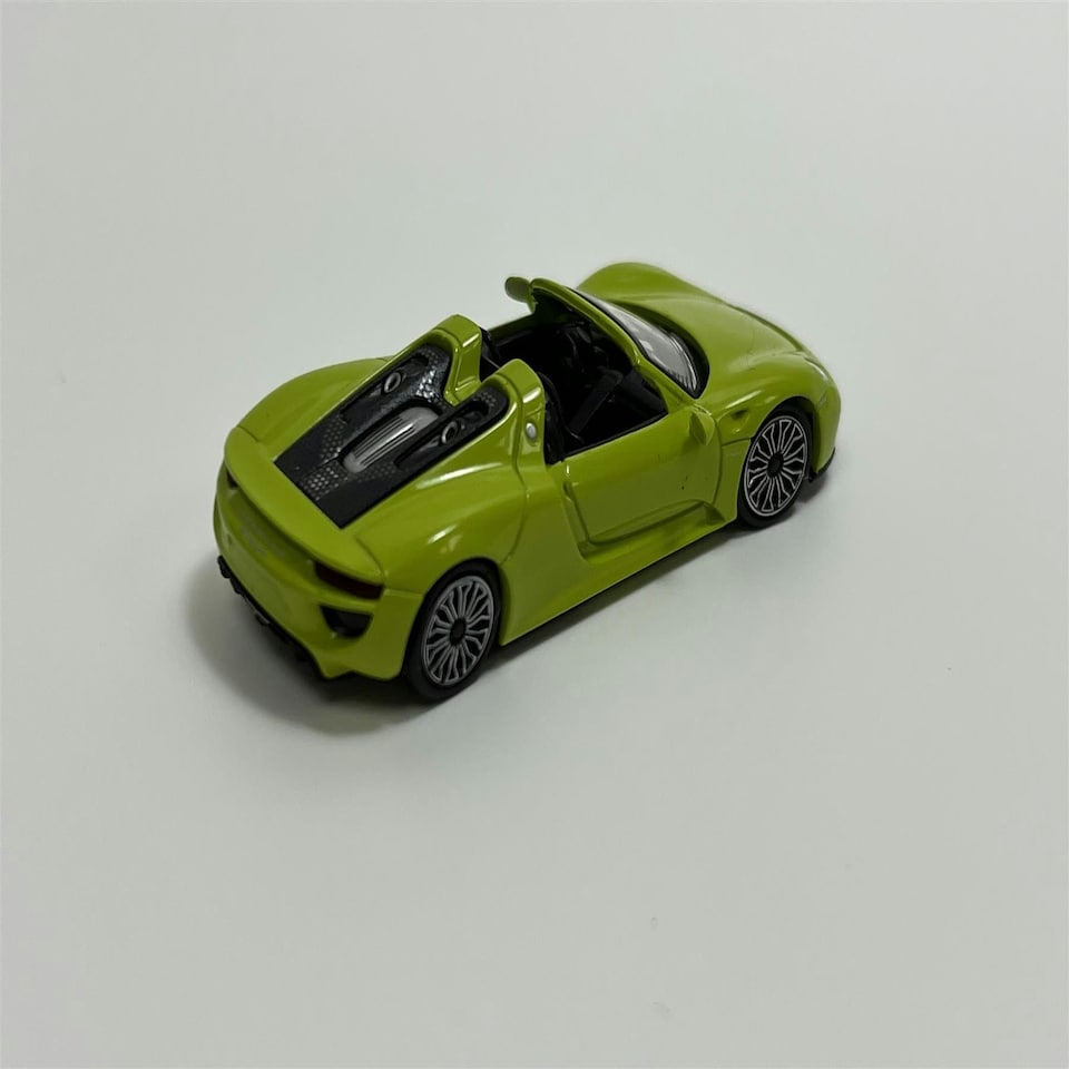 image 1 of Porsche 918 Spyder 2015 Light Green 1:87 Scale Minichamps 870062134