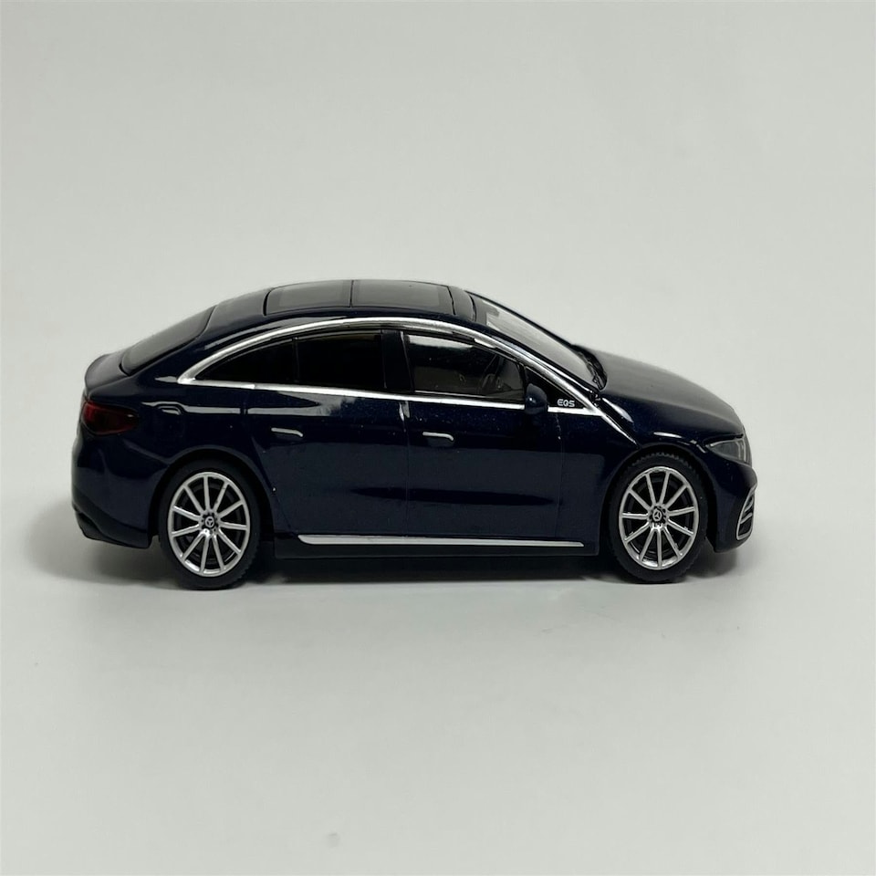 image 1 of Mercedes-Benz EQS 580 4MATIC Blue Metallic RHD 1:64 Scale Mini GT MGT00559R