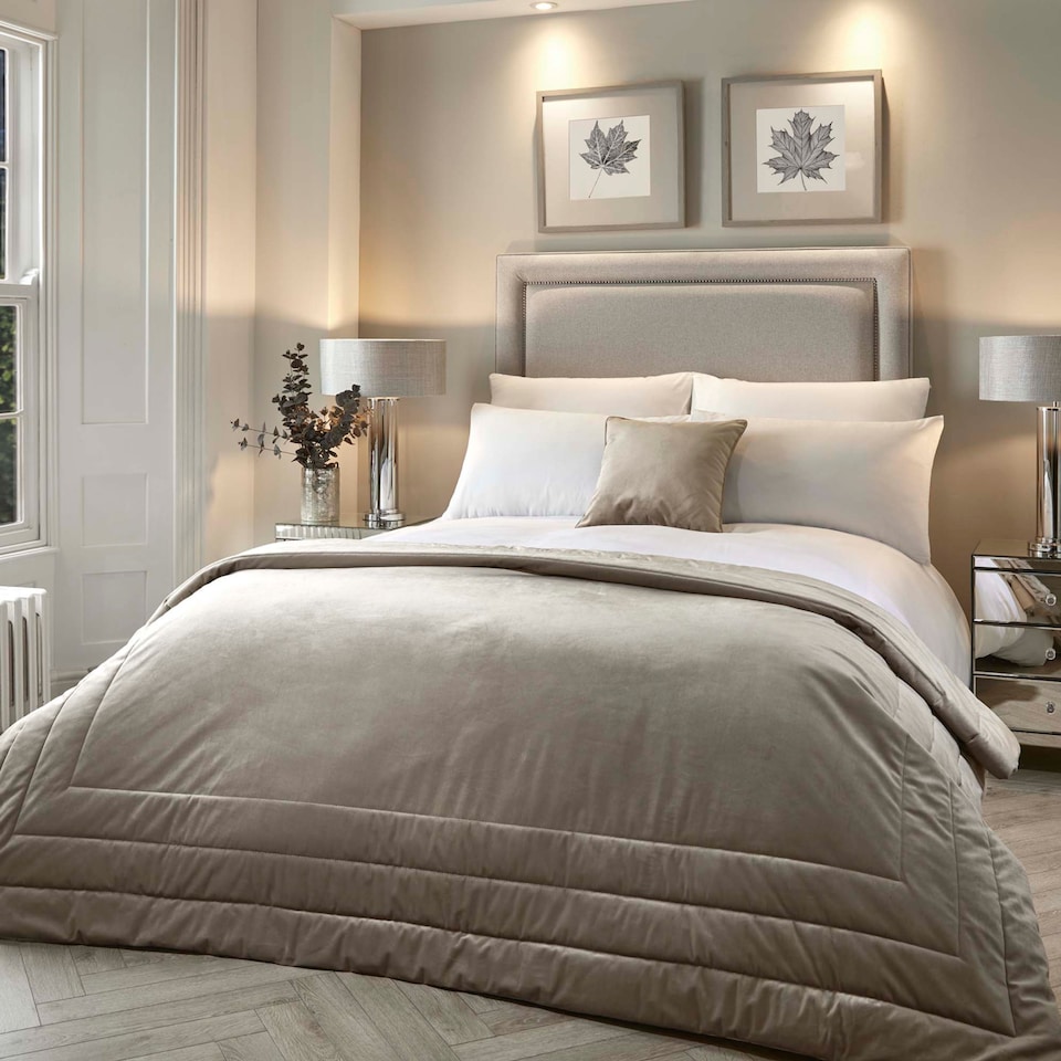 image 1 of Soiree Melanie Bedspread Linen